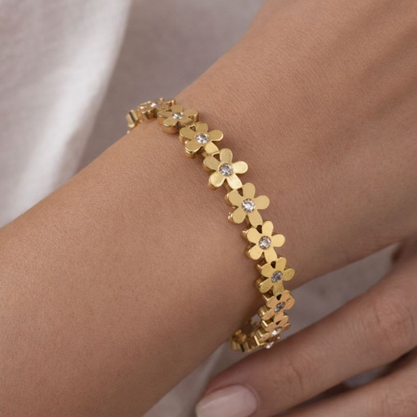 Golden Daisy Bangle Bracelet