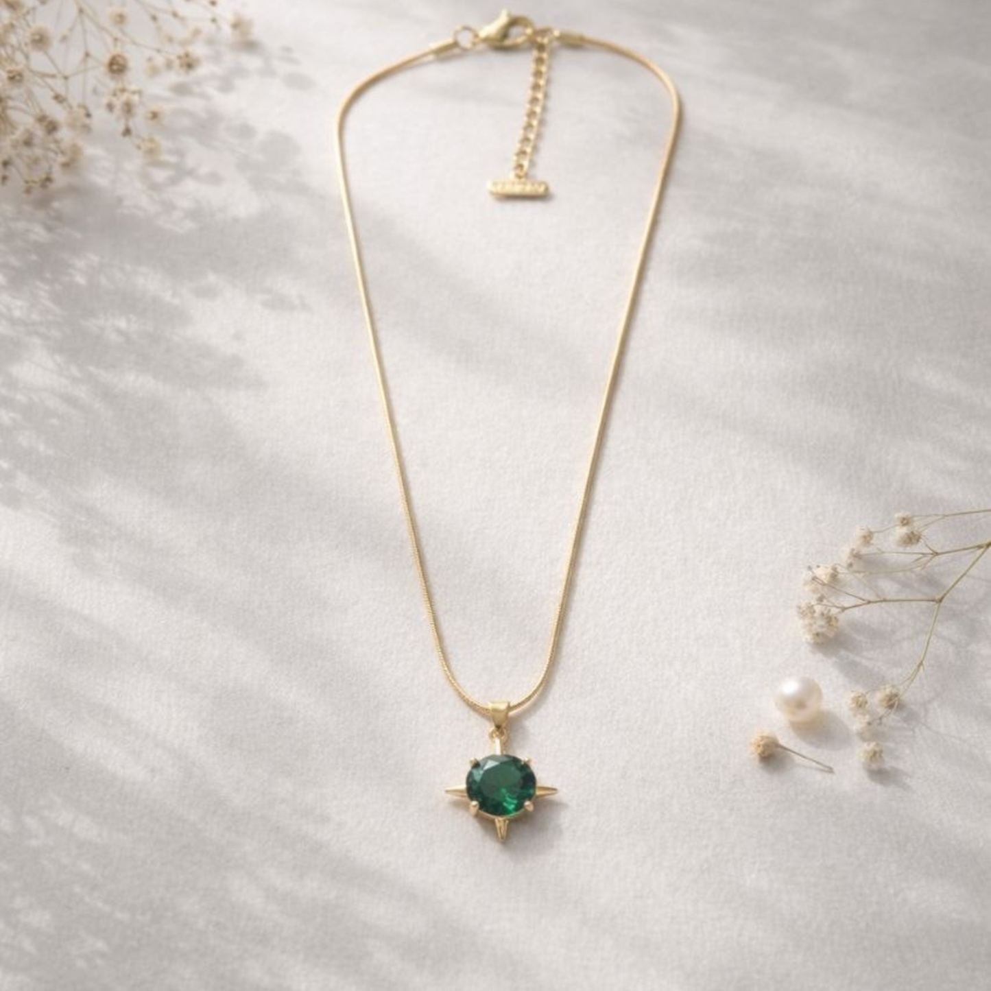 Emara Star Necklace