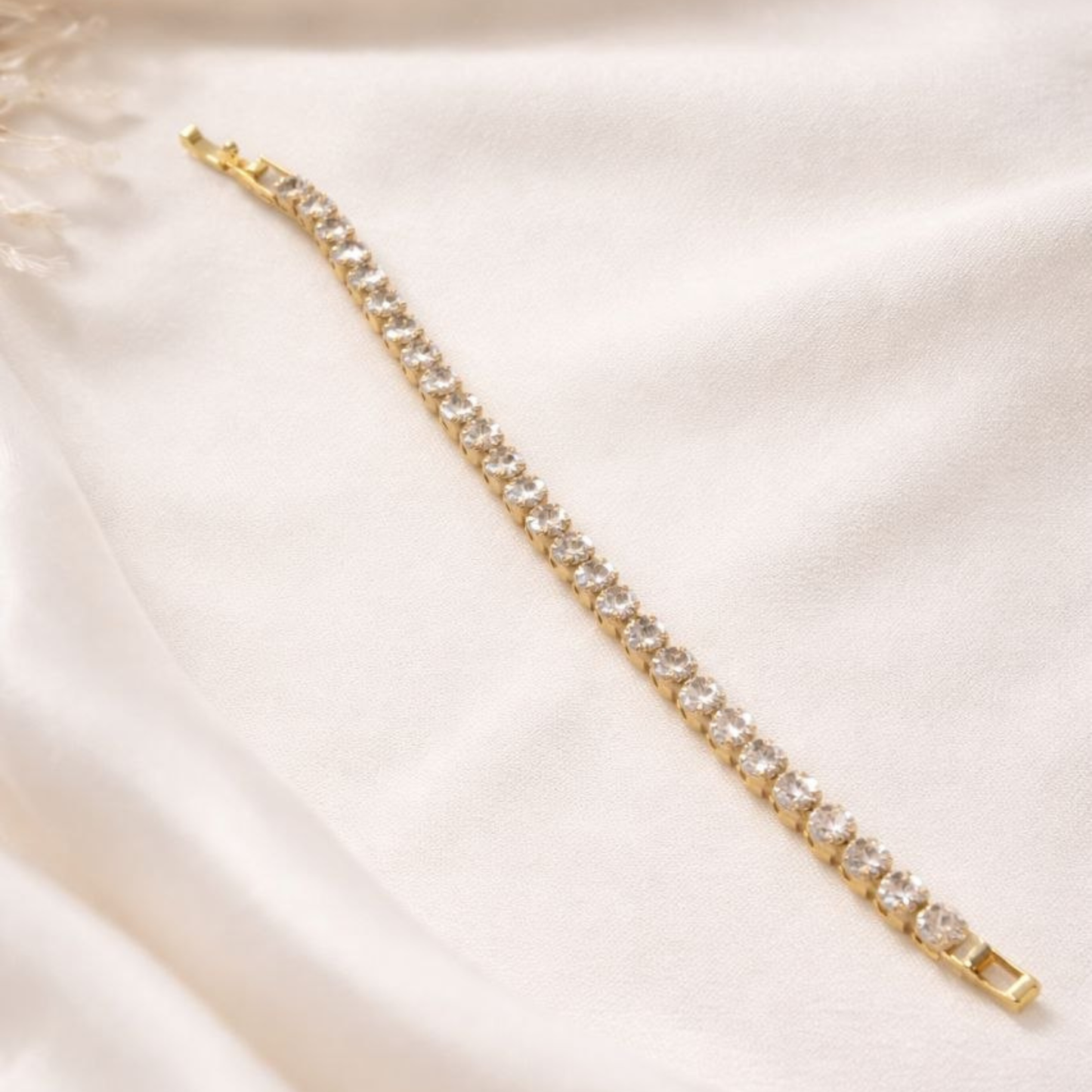 Ivory Gleam Bracelet