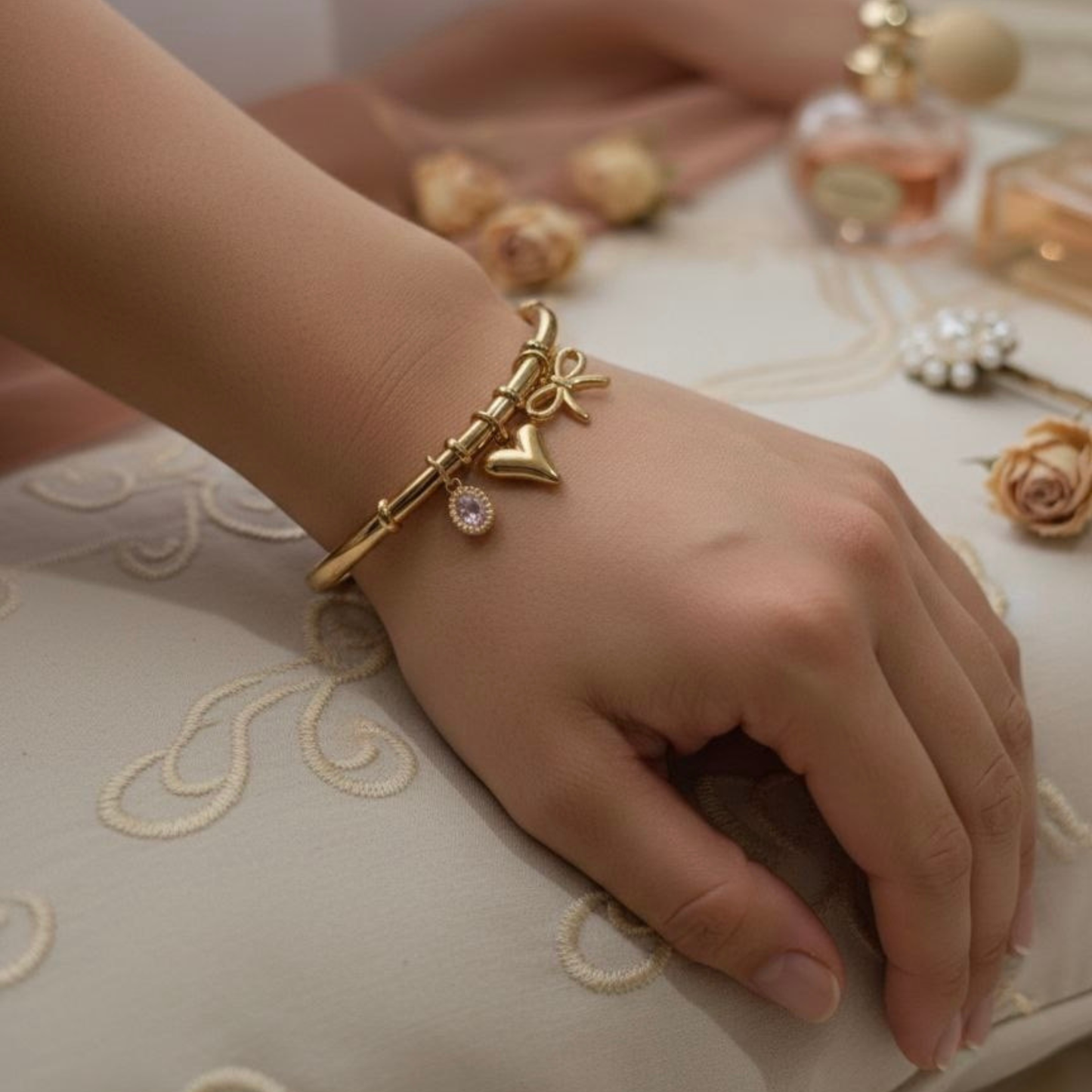 Love loop bangle bracelet