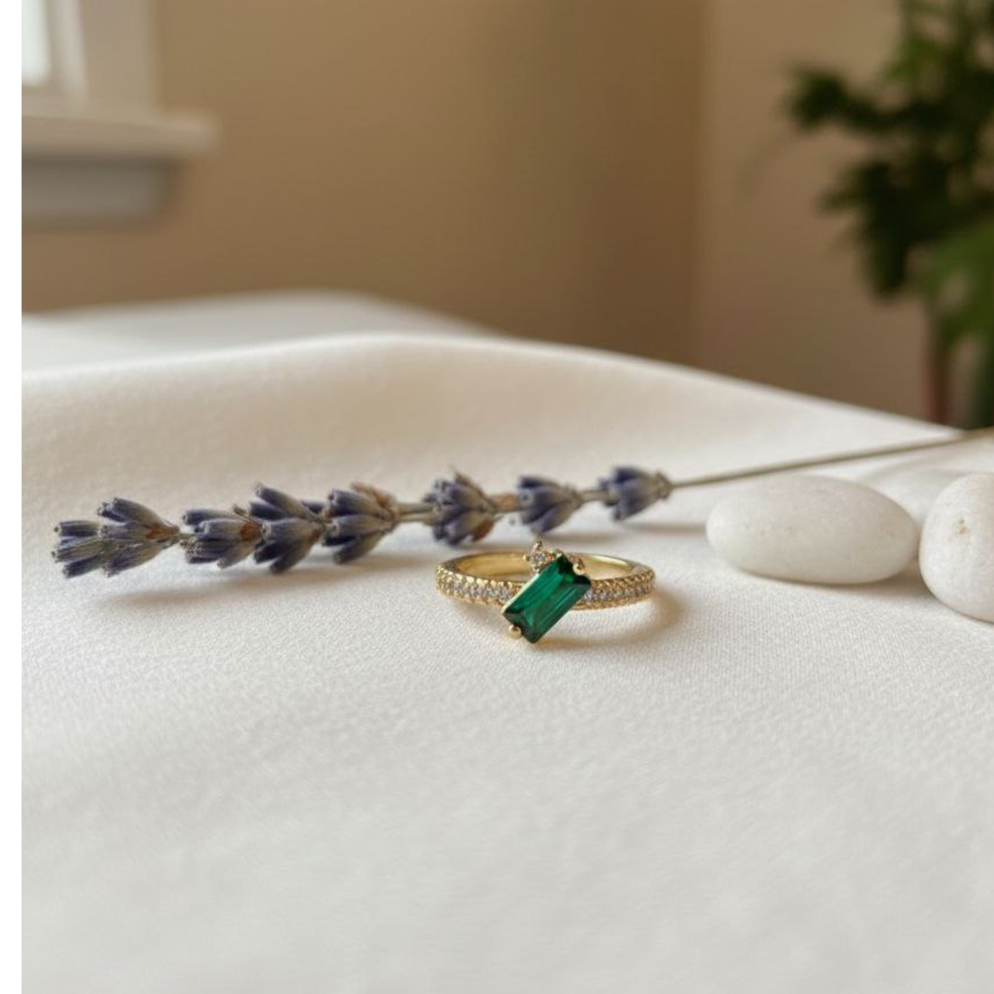Ziva Emerald Ring