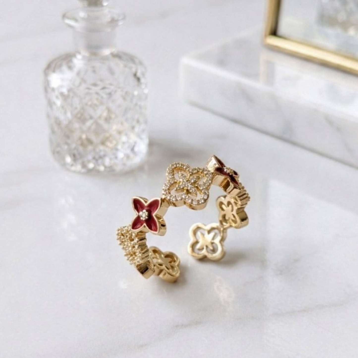 Clover Whisper Ring