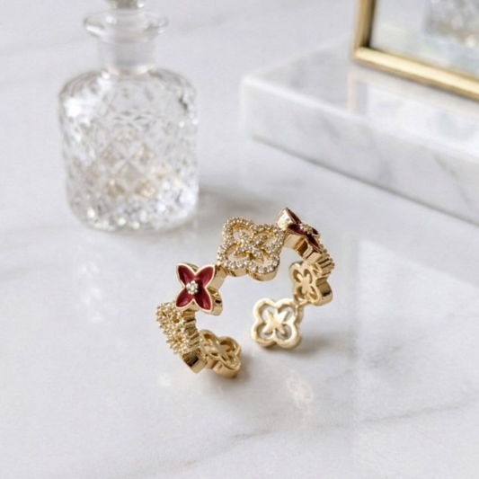 Clover Whisper Ring