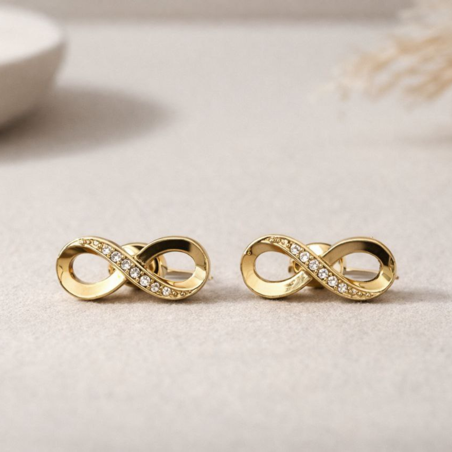 Eterna Infinity Studs